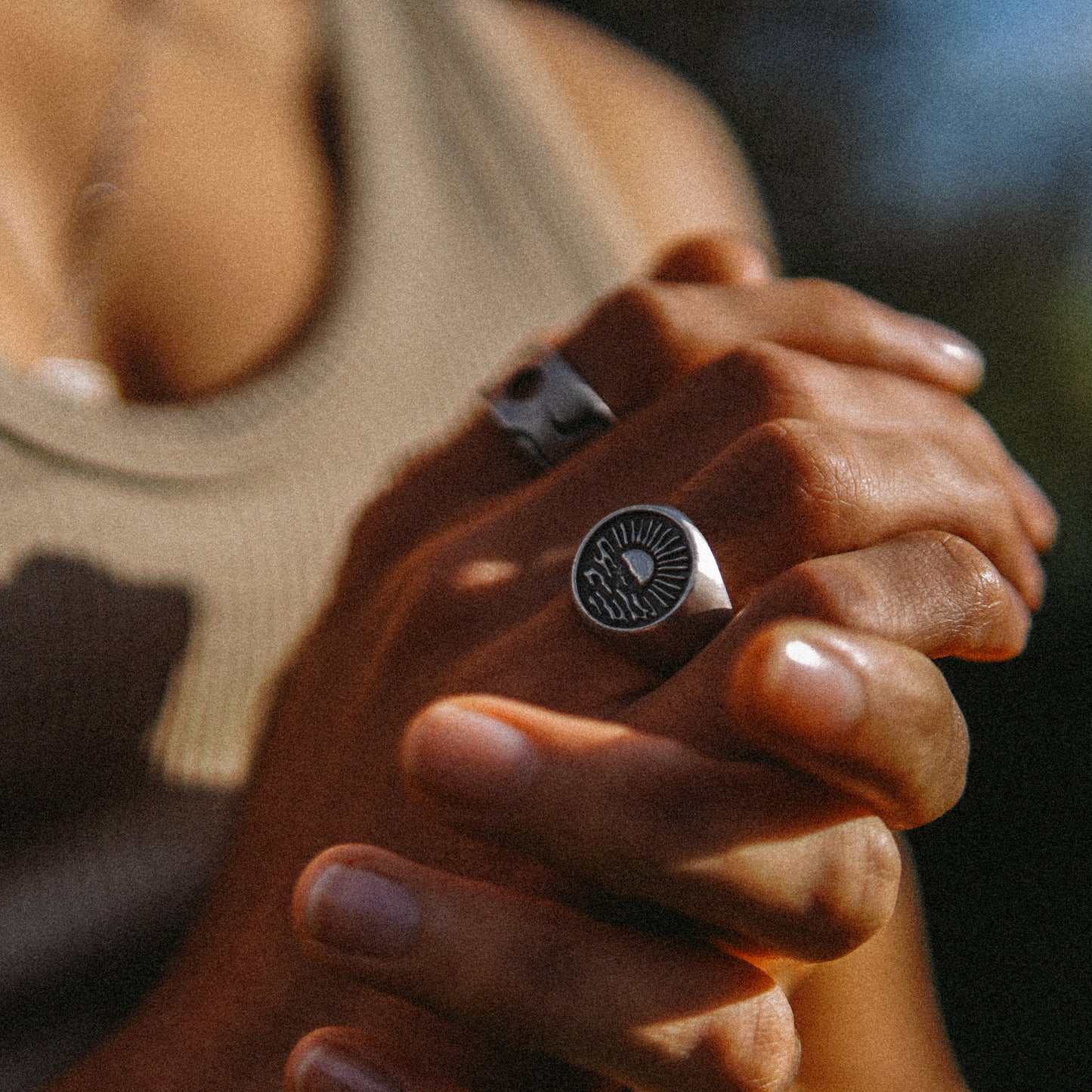 Solaque Echoes of Dusk handmade sterling silver ring jewellery clenching hands