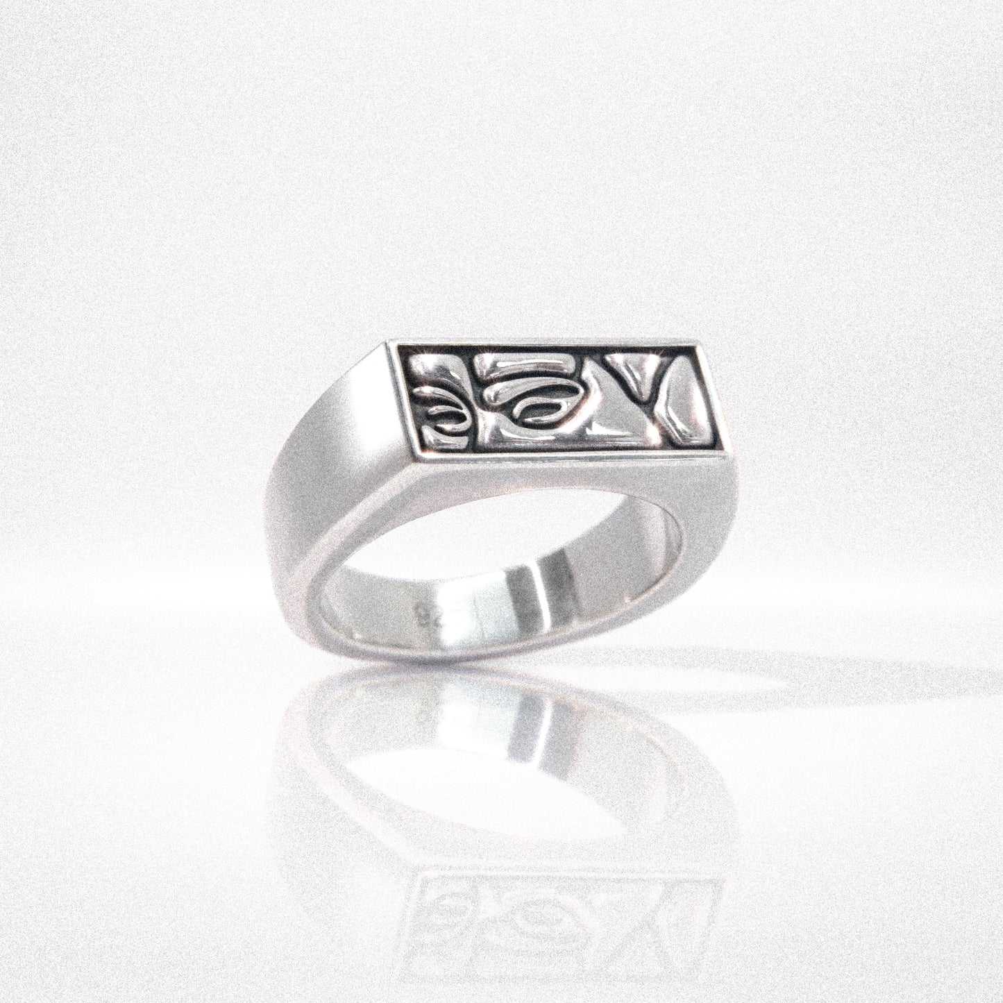 Solaque Silent Gaze handmade sterling silver ring jewellery on white background